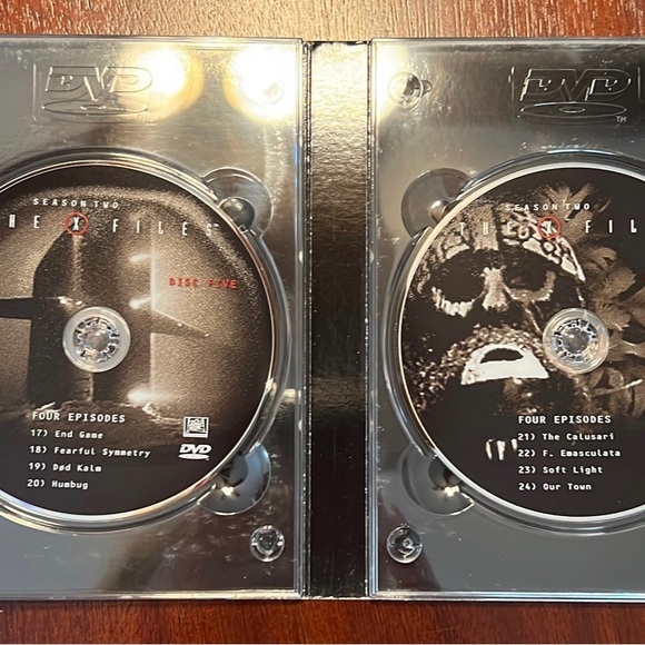 The X Files complete 2nd & 3rd Seasons DVD sets - Picture 10 of 12